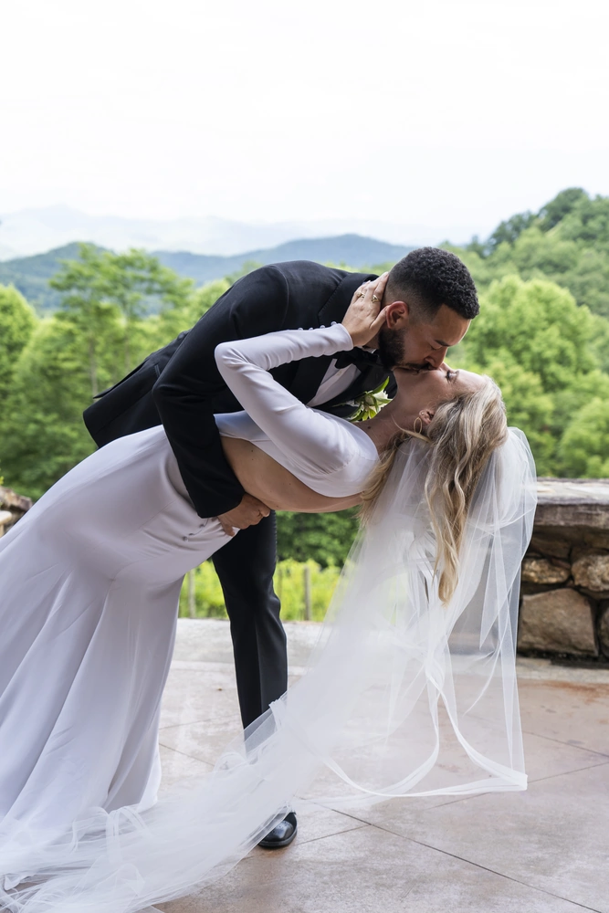 Stunning garden wedding photography for Brenna and Logan's testimonial gallery